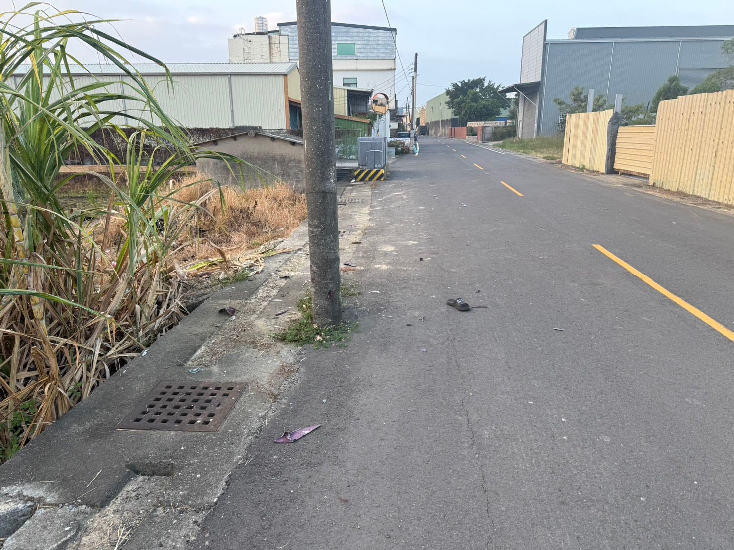 竹南鎮公館里大埔頂產業道路事故現場
