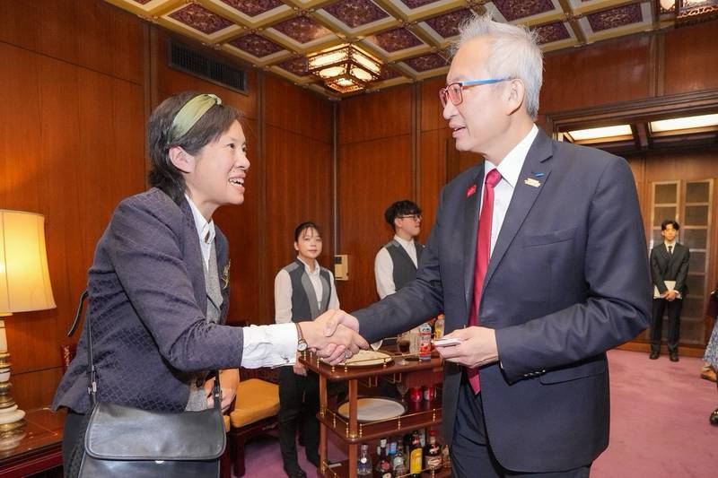 外交部政務次長吳志中午宴歡迎英國地方議會議員訪問團