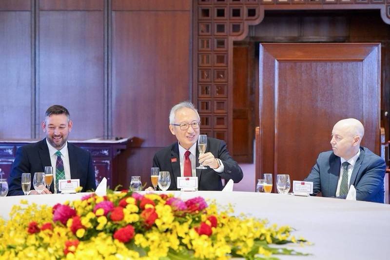 外交部政務次長吳志中午宴歡迎英國地方議會議員訪問團