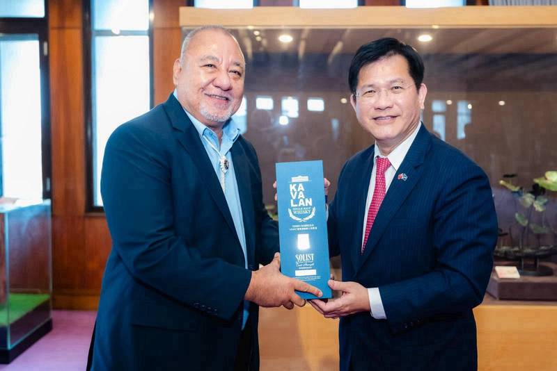 外交部長林佳龍款宴馬紹爾群島共和國天然資源暨商務部長慕樂,深化兩國經貿合作,攜手創造共同繁榮