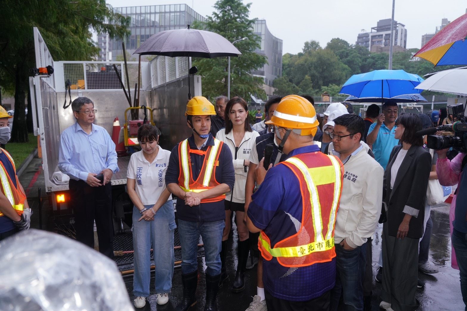 蔣萬安視察文山區滯洪池、下水道清疏等防汛整備工作 要求各項準備工作全面到位