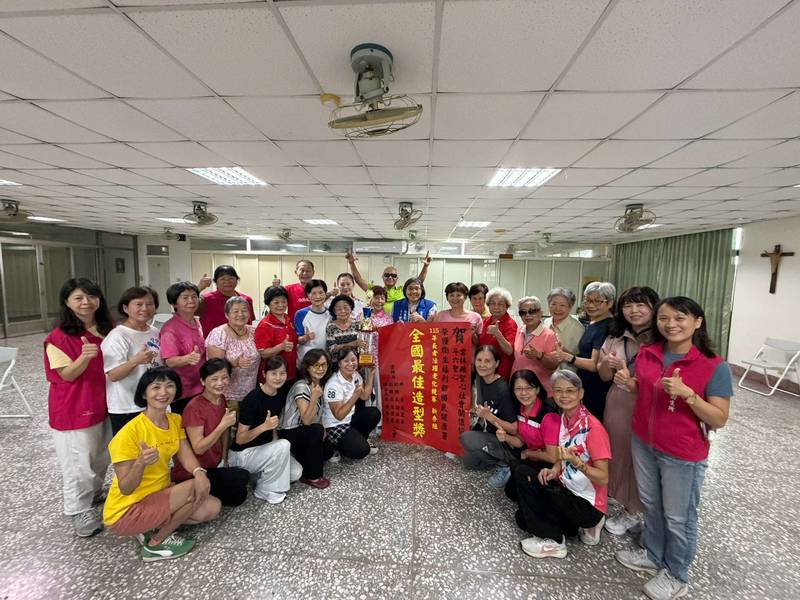雲林銀髮活力閃耀全國!115年長者活躍老化競賽 崙背康樂隊勇奪常勝組銅牌及斗六聖心勇奪新秀組最佳造型獎