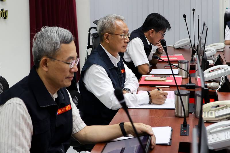 因應薔琵颱風逼近與東北季風共伴效應 宜蘭縣災害應變中心二級開設並召開第一次工作會議