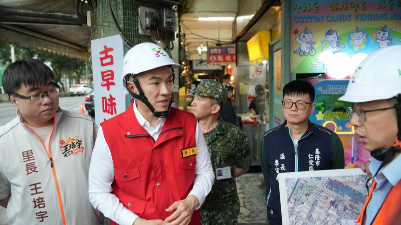 薔琵颱風逼近　謝國樑視察大武崙溪防汛與愛四路排水整備