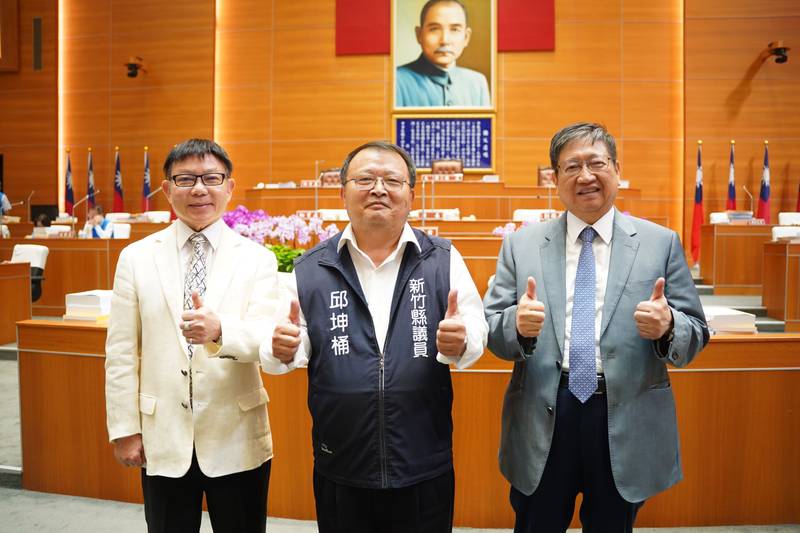 竹縣議員邱坤桶總質詢 聚焦廚餘養豬政策輔導、琉璃蟻害防治