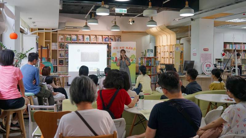 新竹縣5圖書館接力家庭教育書展 累計逾1,500人次參與