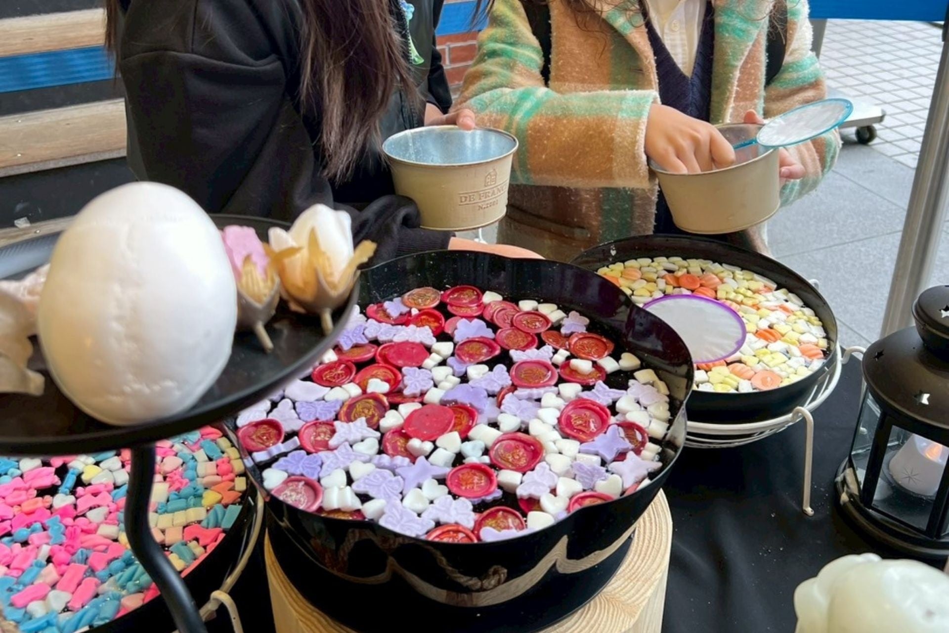 橫濱VIVRE恐怖藝術風「撈蠟燭」10月24、25日 用撈金魚紙網撈玫瑰蝴蝶蠟燭,每次600日圓
