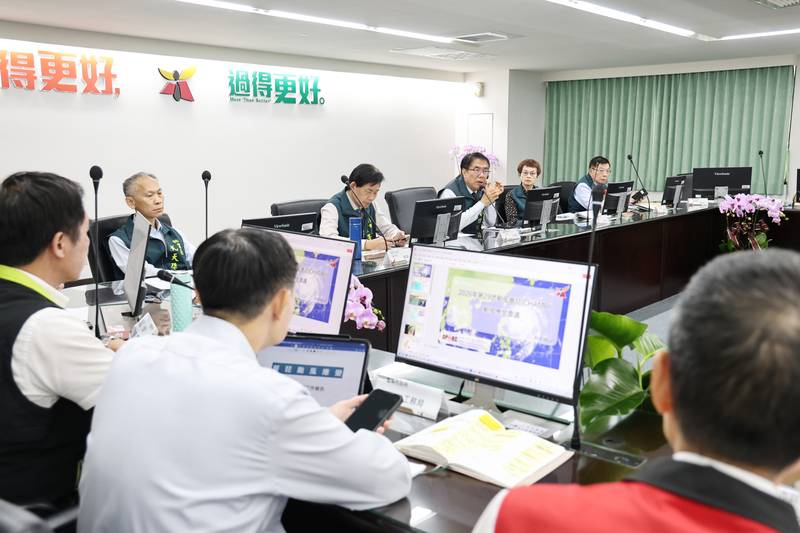 強颱薔琵來襲台南災害應變中心二級開設 黃偉哲要求加強沿海防颱