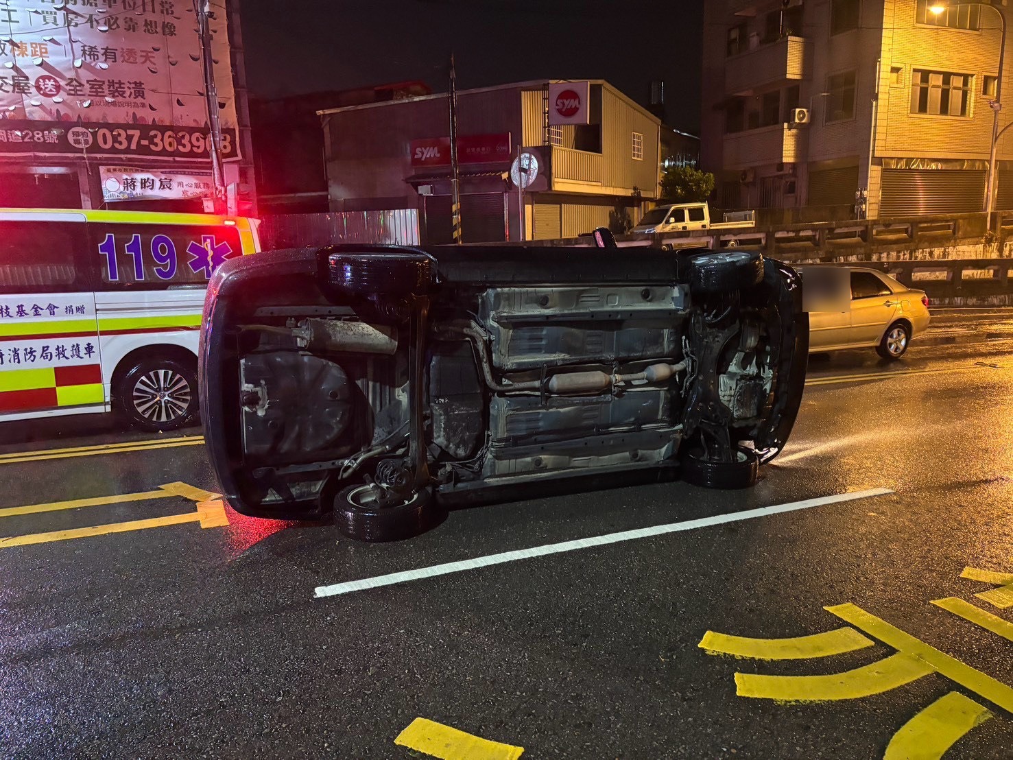 北苗派出所員警到場協助管制疏導交通