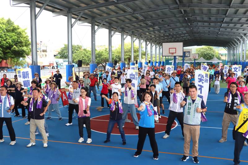 頭份市民趣味運動會在六合綜合運動場熱鬧登場