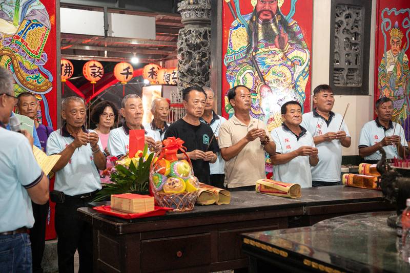 義竹德興寺慶祝觀音佛祖聖誕千秋，翁章梁贈匾「觀音慈航」