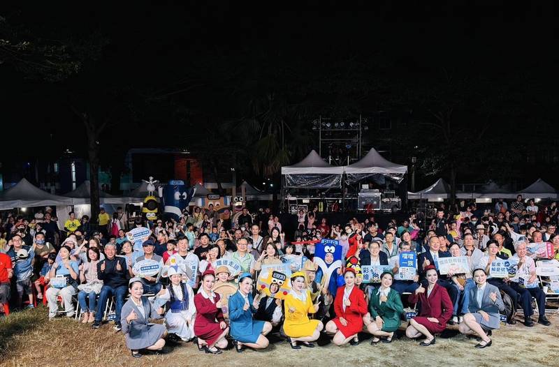屏東鐵道文化觀光祭枋寮開幕　紙風車演出吸引親子同樂