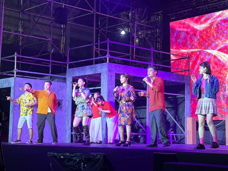 《港墘仔》東港開演人潮爆滿  笑淚交織感動全場