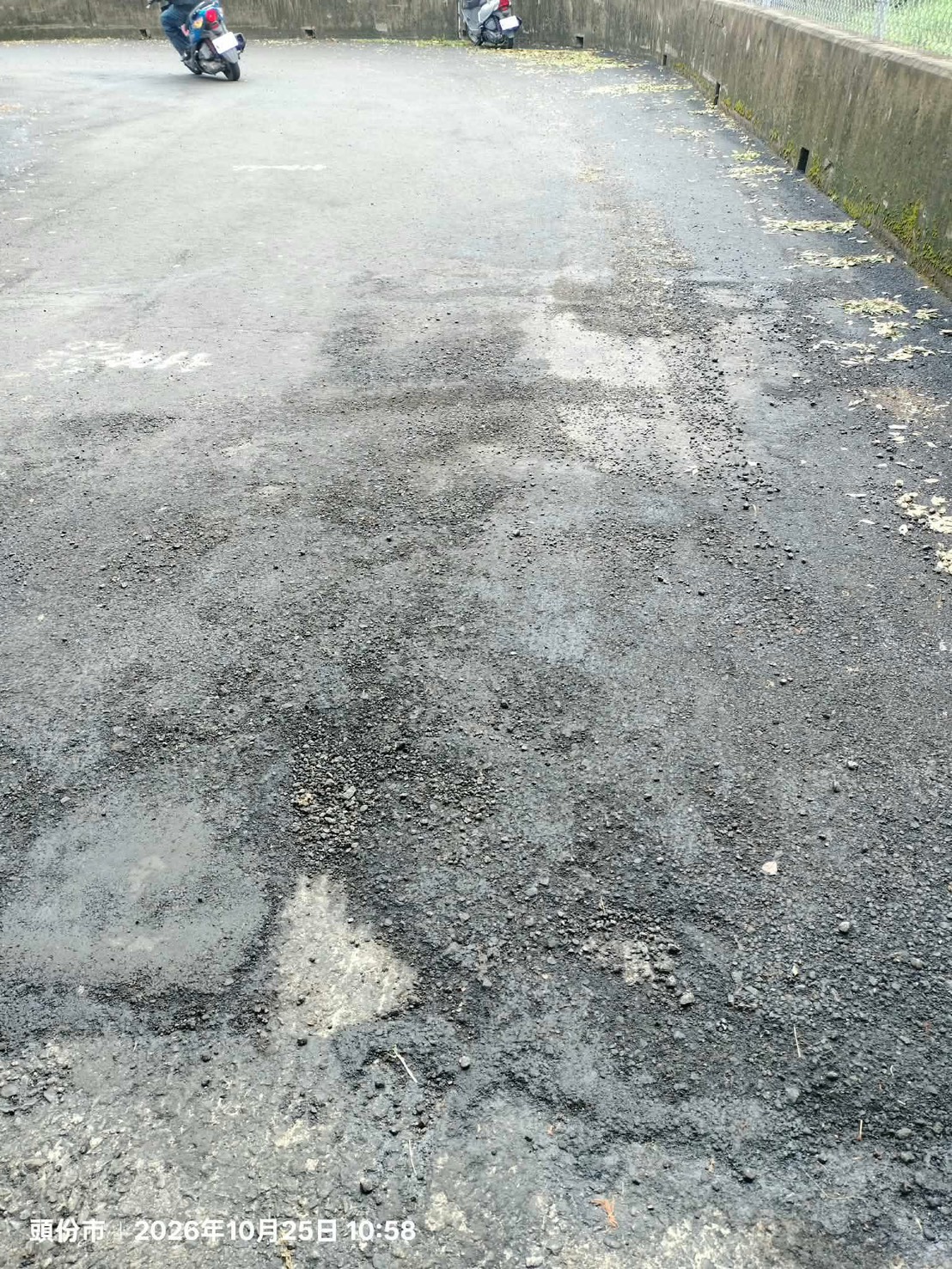 頭份里道路剛鋪設完成即出現下陷及坑洞