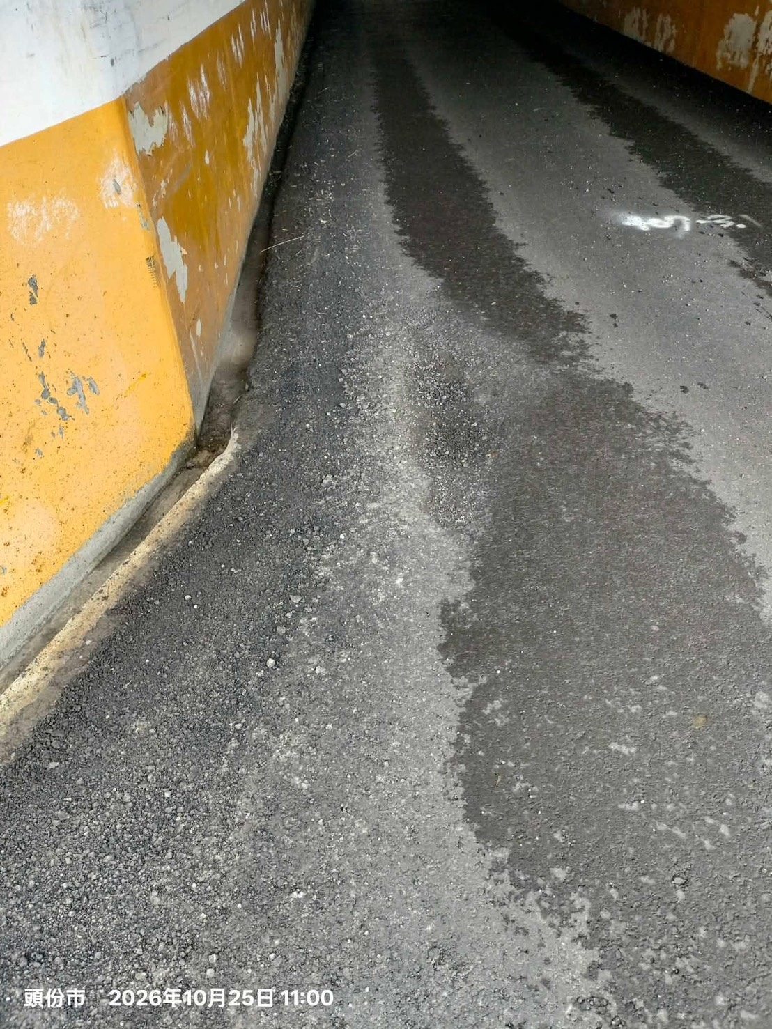 涵洞路段新鋪路面也出現不平整情形