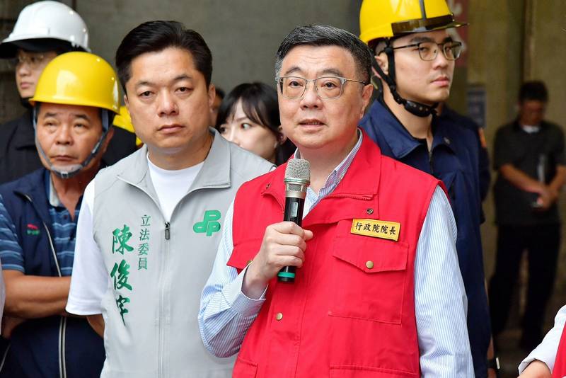勘查宜蘭公糧倉庫受損情形 卓揆:簡化修繕補助行政流程 強化糧倉防災韌性