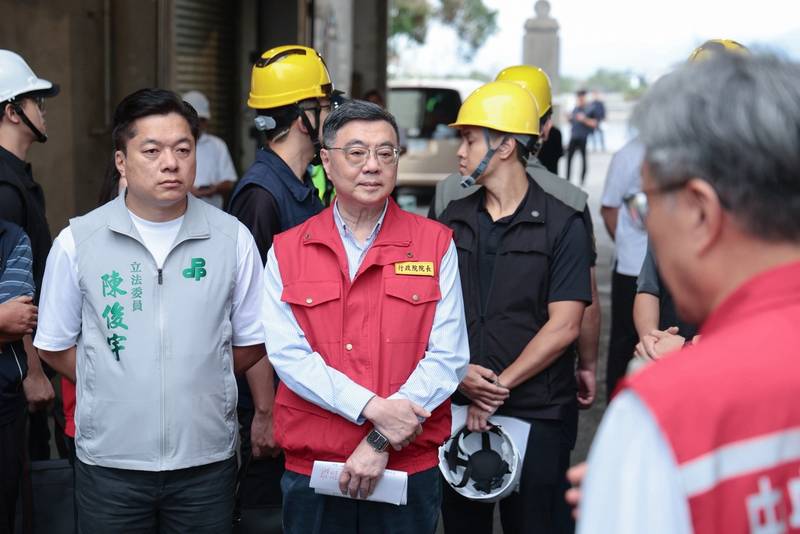 勘查宜蘭公糧倉庫受損情形 卓揆:簡化修繕補助行政流程 強化糧倉防災韌性
