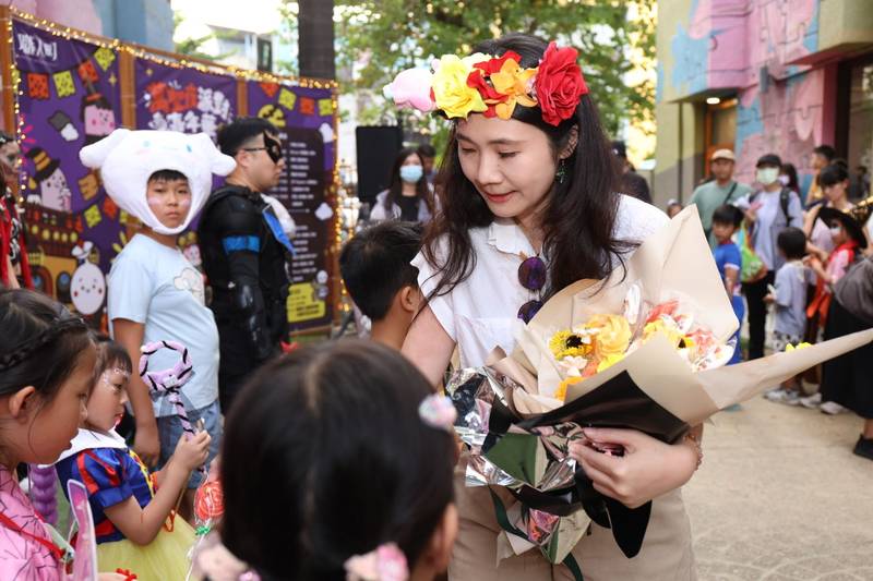 墨西哥亡靈嘉年華席捲屏東職人町 變裝討糖掀起萬聖節熱潮