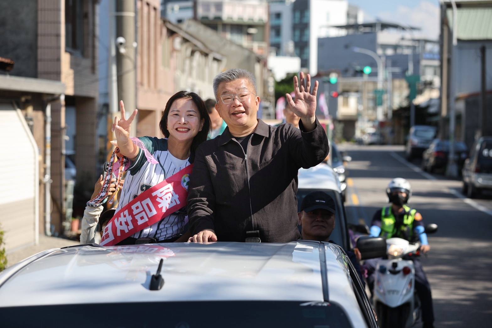 立法委員蔡其昌陪同陳品安車隊掃街
