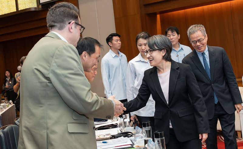 蕭美琴出席超高齡行動峰會　長照預算十年成長20多倍
