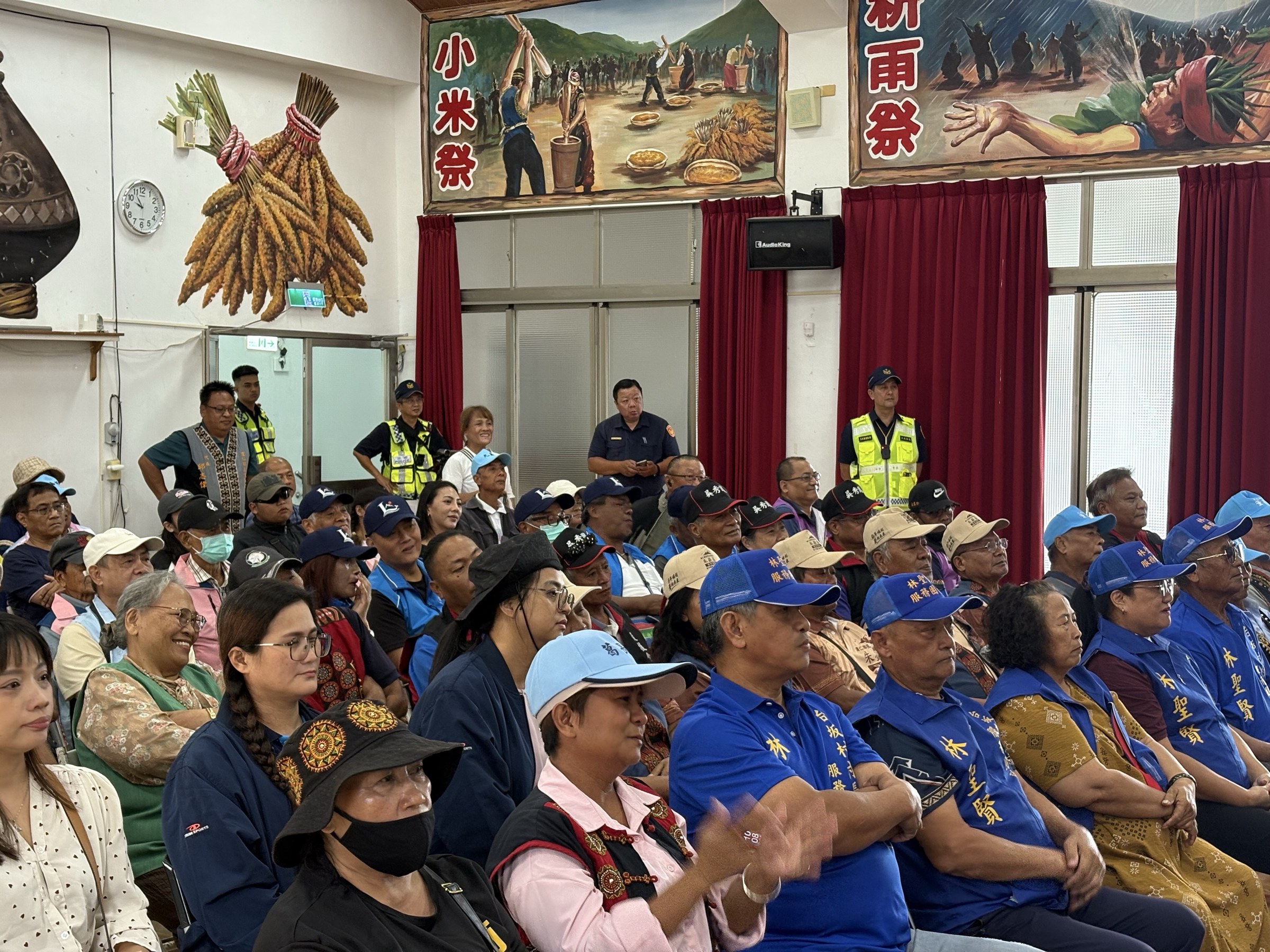 候選人號次抽籤會場，大武分局員警在場維護秩序