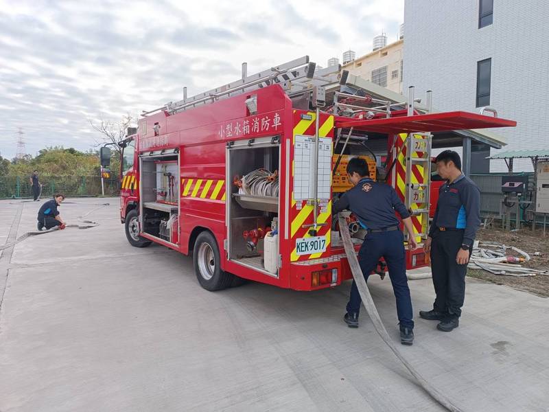 苗栗通霄消防分隊河川抽水操作訓練 提升新進人員救災應變