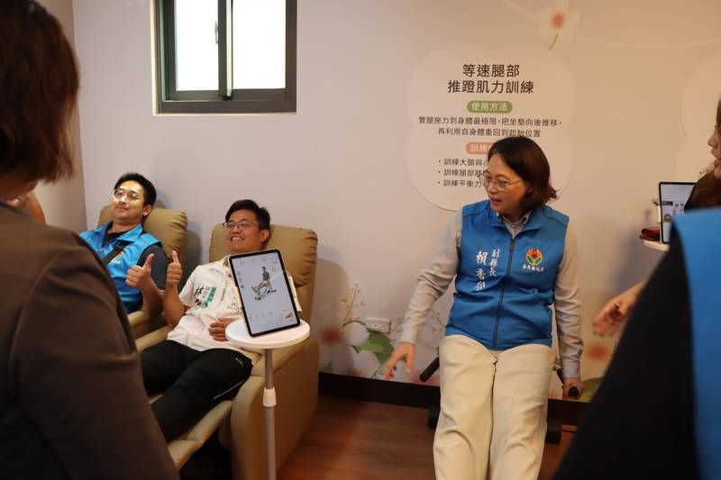 苗栗縣第 32 家日間照顧中心 頭份「油桐花綜合式長照機構」開幕