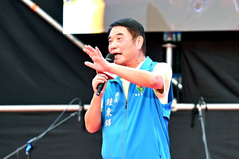 苗栗客家歌手演唱會巨蛋登場 縣長鍾東錦獻唱「平板」山歌炒熱氣氛