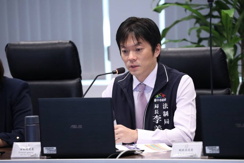 法制為民!中市法制局8年創新便民服務 盧市長肯定首創消費警訊及被害人關懷機制