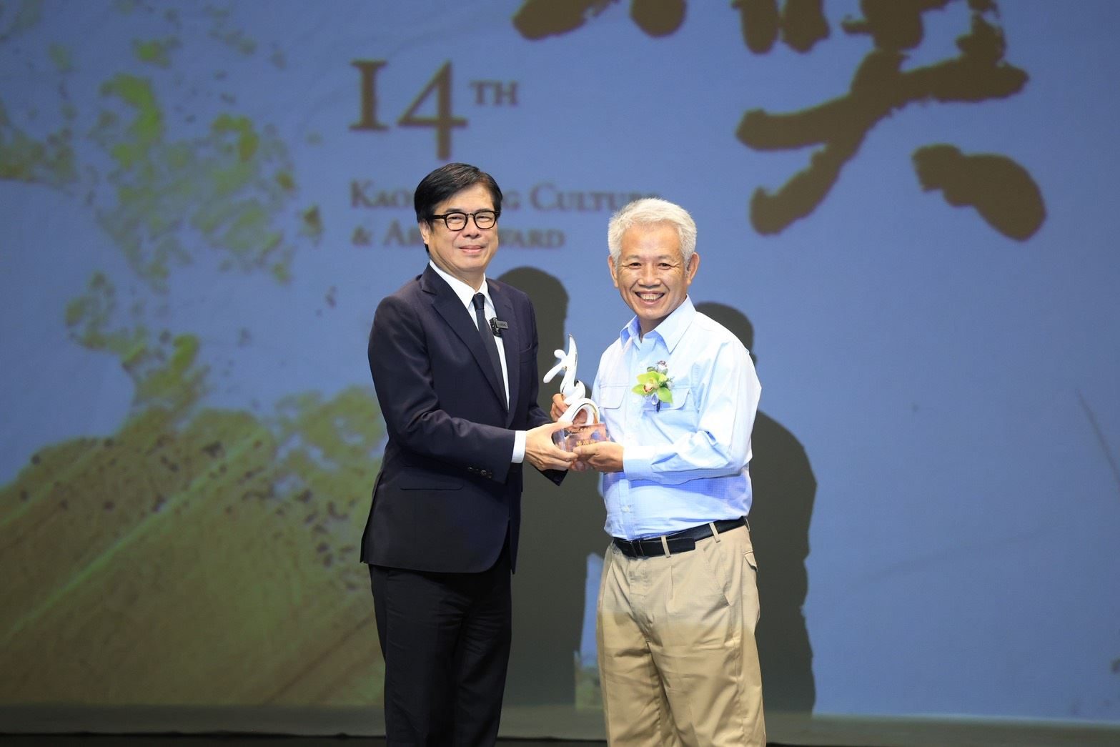 出席2026高雄文藝獎頒獎典禮 陳其邁:致敬城市靈魂 藝術與創作讓高雄更加偉大