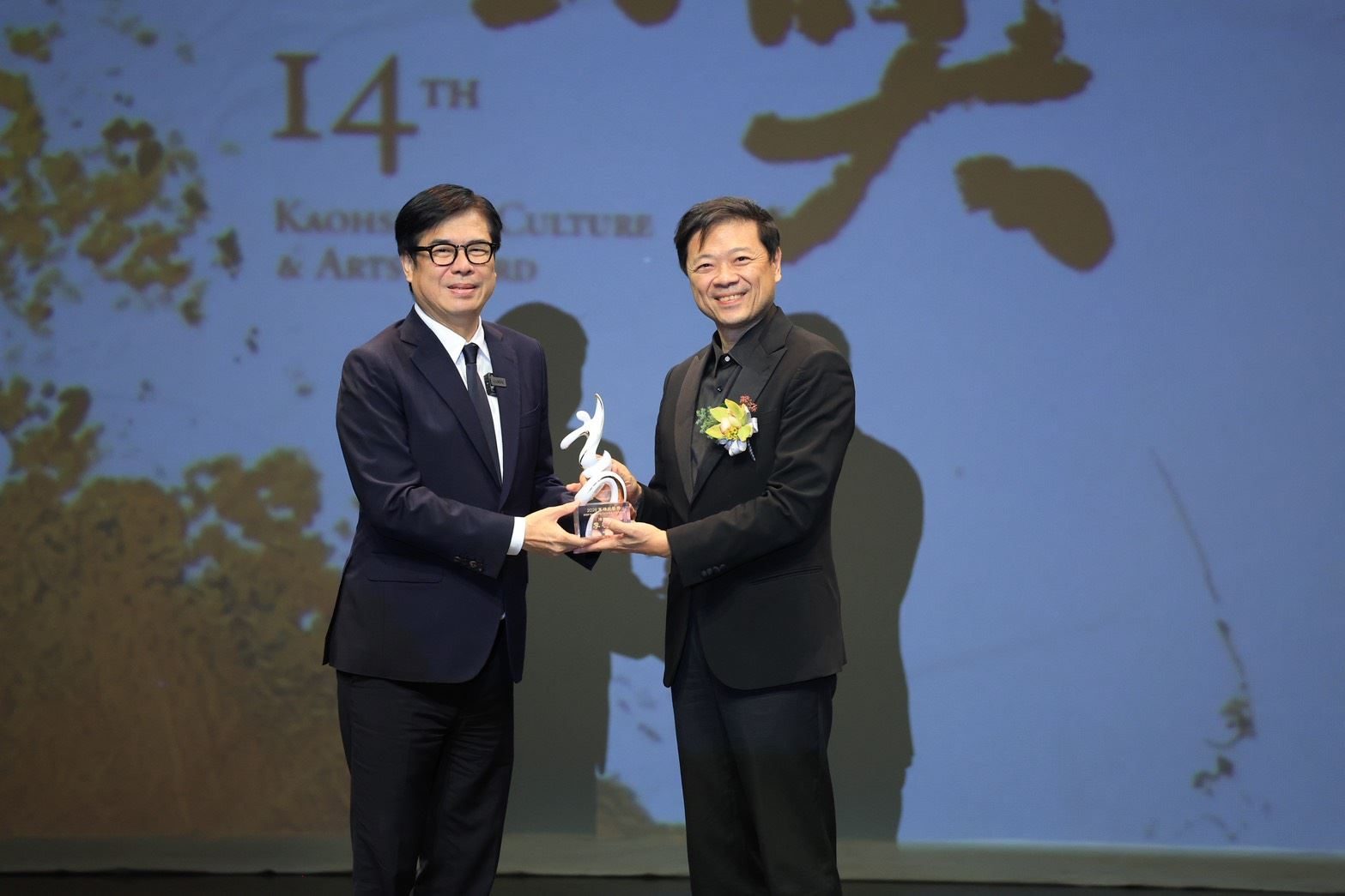 出席2026高雄文藝獎頒獎典禮 陳其邁:致敬城市靈魂 藝術與創作讓高雄更加偉大