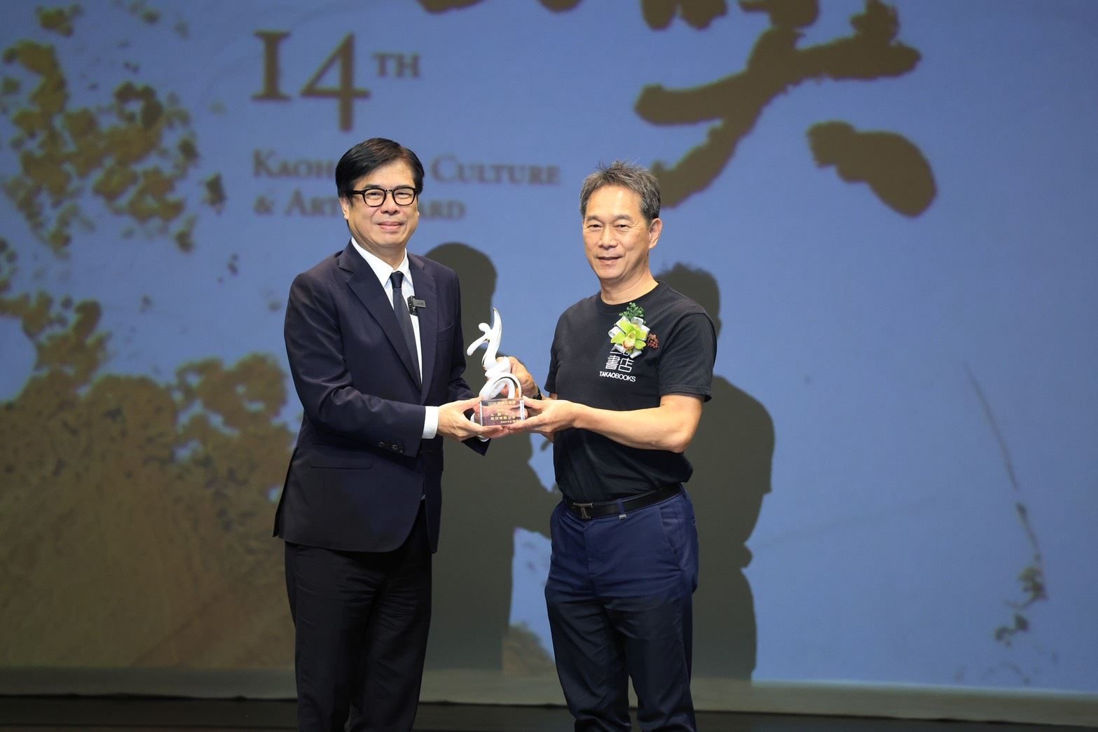 出席2026高雄文藝獎頒獎典禮 陳其邁:致敬城市靈魂 藝術與創作讓高雄更加偉大