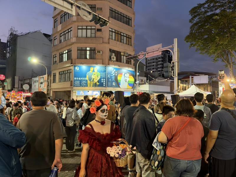 光復連假台南景點湧逾121萬人次 溫泉美食節、火神祭吸客