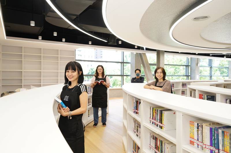 體驗全齡閱讀美學!新竹縣立總圖書館10/29試營運 內部亮點空間搶先曝光