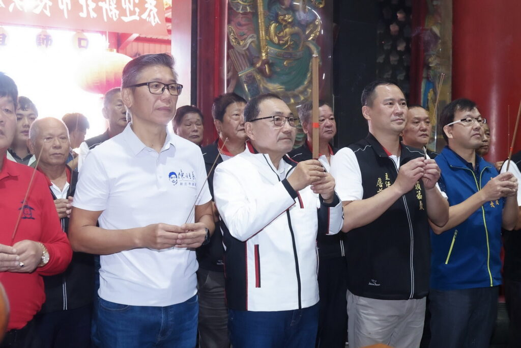 侯友宜參拜林口頂福巖恭祝顯應祖師聖誕 祈求市民平安 23 S 55246889