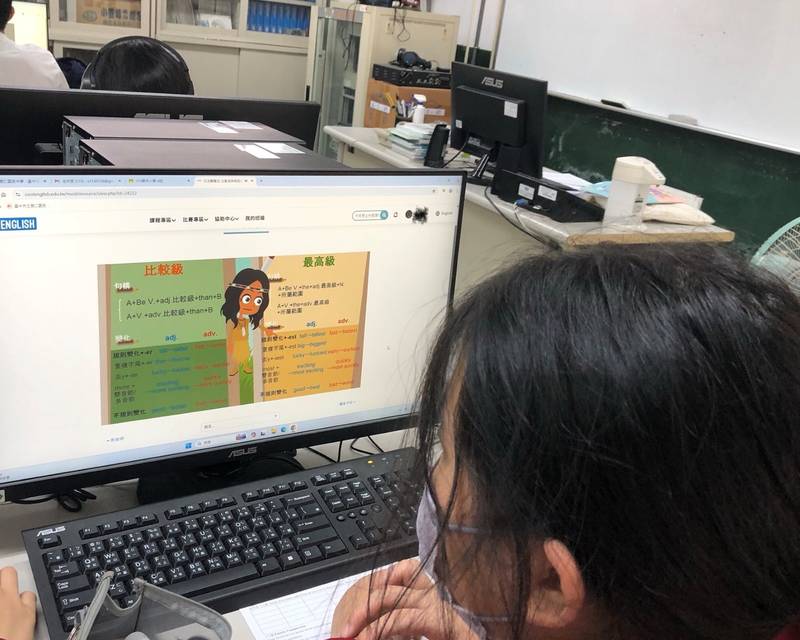 酷英平臺AI數位工具走進課堂 跨域英語學習更生活化
