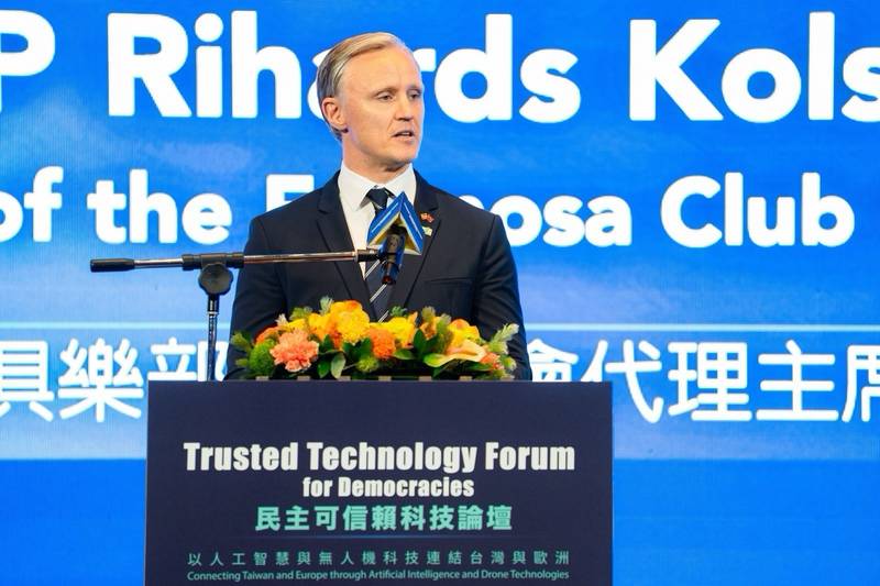 吳志中出席民主可信賴科技論壇　台歐攜手深化AI與無人機合作