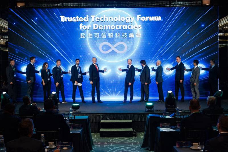 吳志中出席民主可信賴科技論壇　台歐攜手深化AI與無人機合作