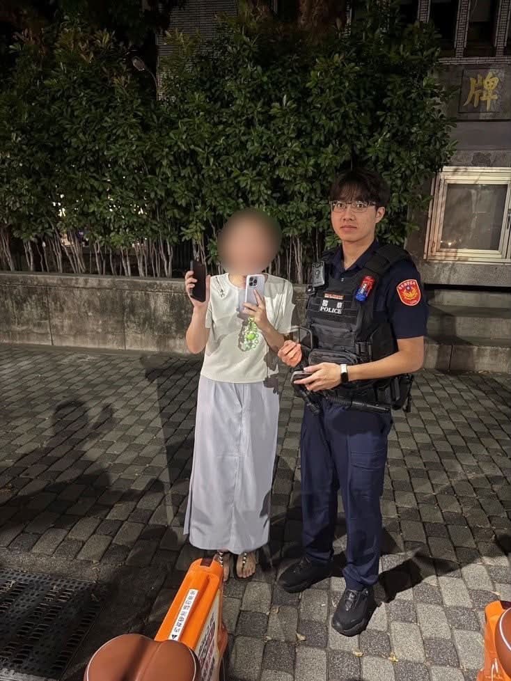 寶桑派出所員警協助民眾找回遺落在YouBike上的手機