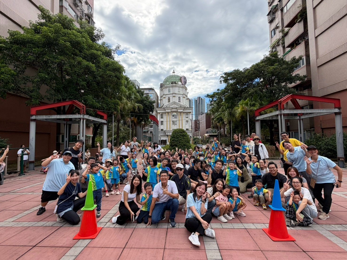 南港幼兒園-市立南港幼兒園50週年　孩子帶著學習走進社區，攜手長輩共慶雙週年