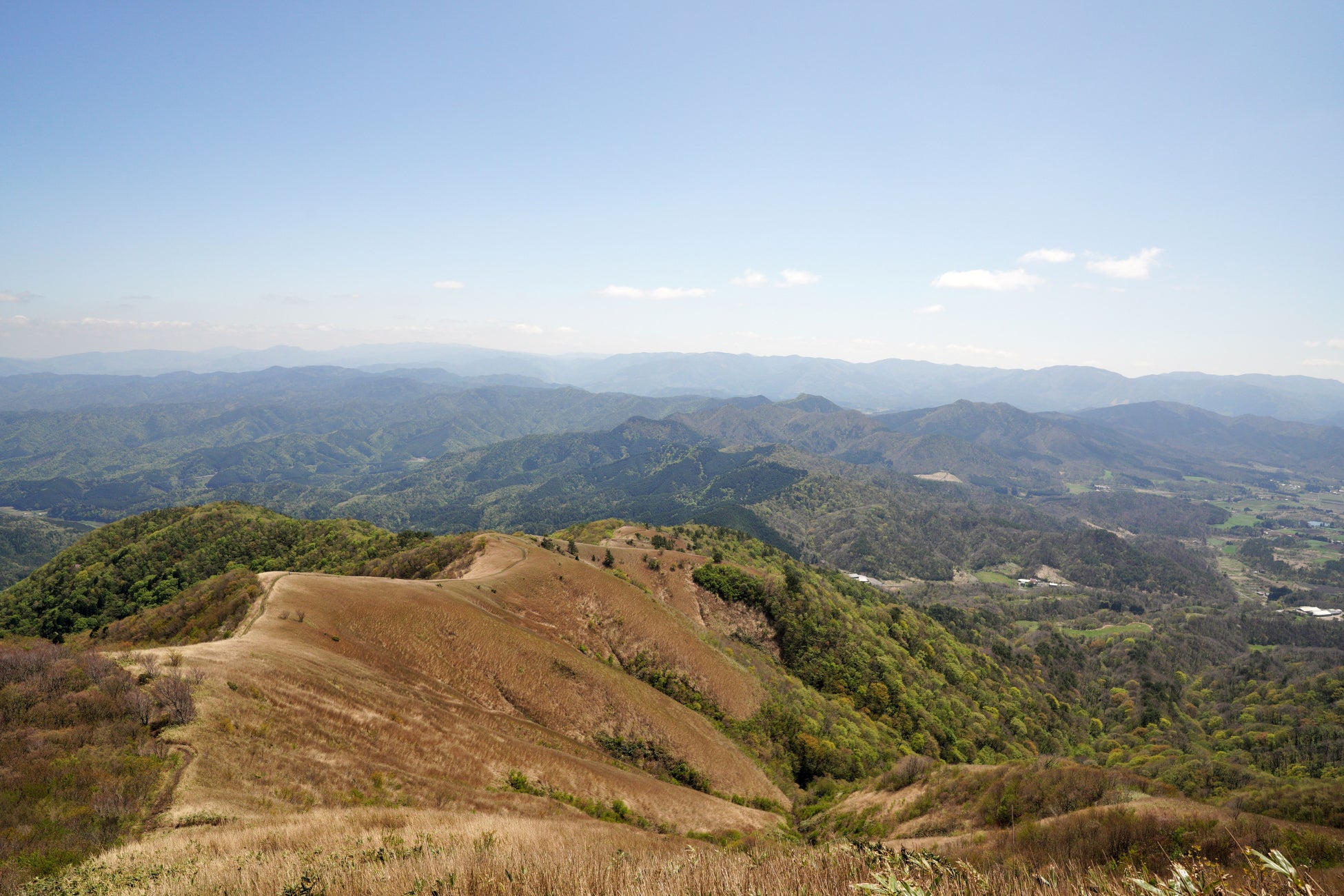 岡山蒜山高原紅葉由山頂往平地接力 休暇村推登山應援住宿含接送便當