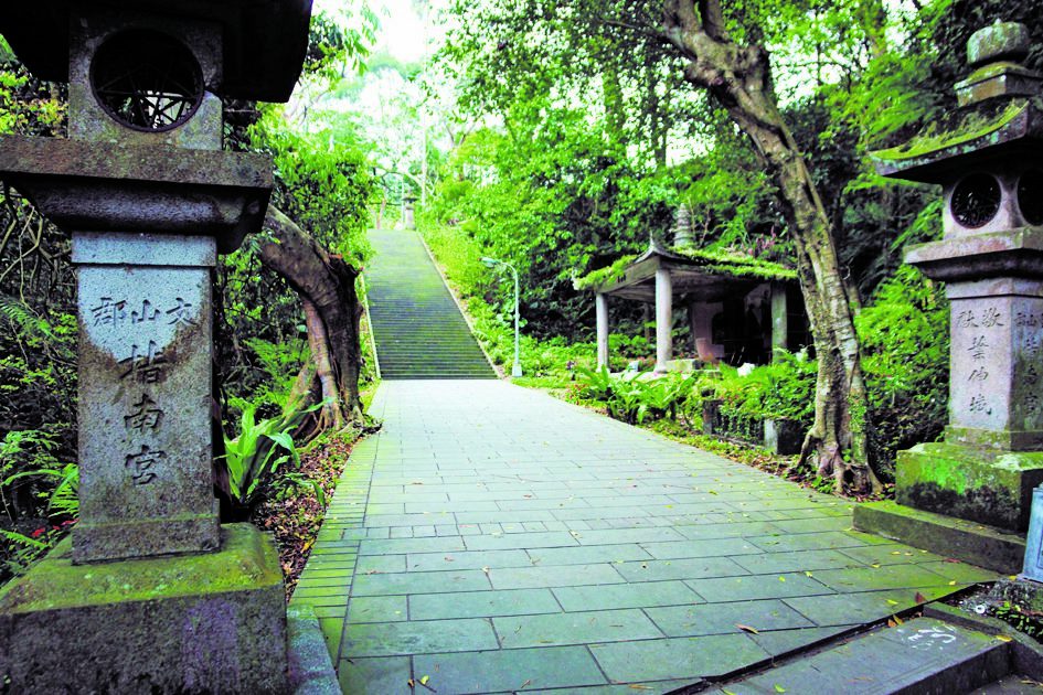 里山川公共藝術計畫登場！看文化、走千階，指南山秋遊趣