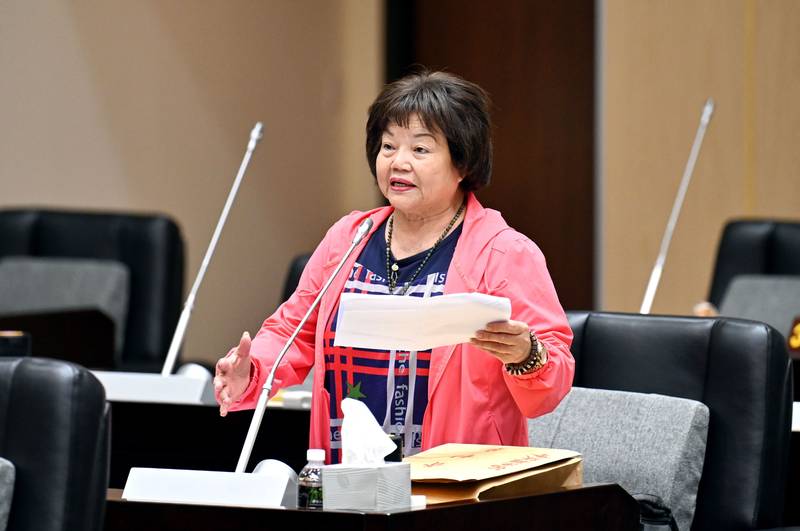 苗縣議員提議設匹克球場 鍾東錦允山佳國小體育館完工後劃設