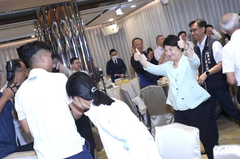 台中亞運英雄勇奪4銀5銅！盧市長表揚頒逾518萬元獎金