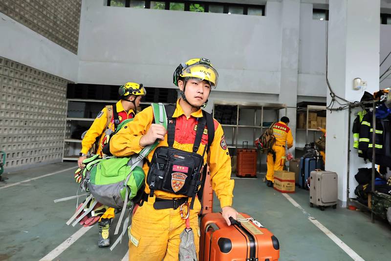 基隆特種搜救隊挑戰NAP中型隊伍認證　方定安副市長赴暖暖分隊加油打氣