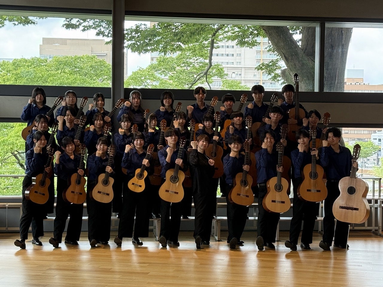 箱根恩賜箱根公園11月7日免費吉他演奏會　蘆之湖畔紅葉季聽高中生演出