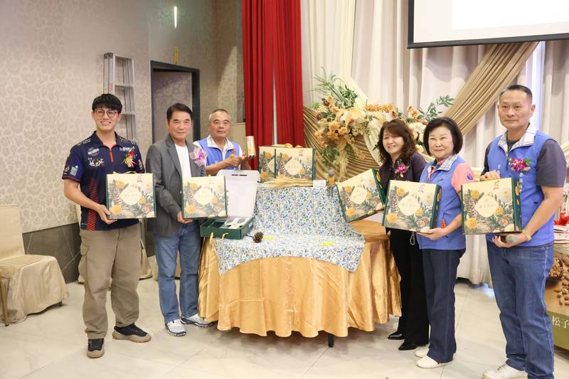 苗栗縣商業會慶祝商人節 縣長頒獎表揚百大伴手禮