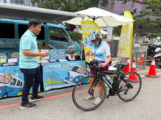 中市就業服務巡迴車深入各地 提供就近求職諮詢服務