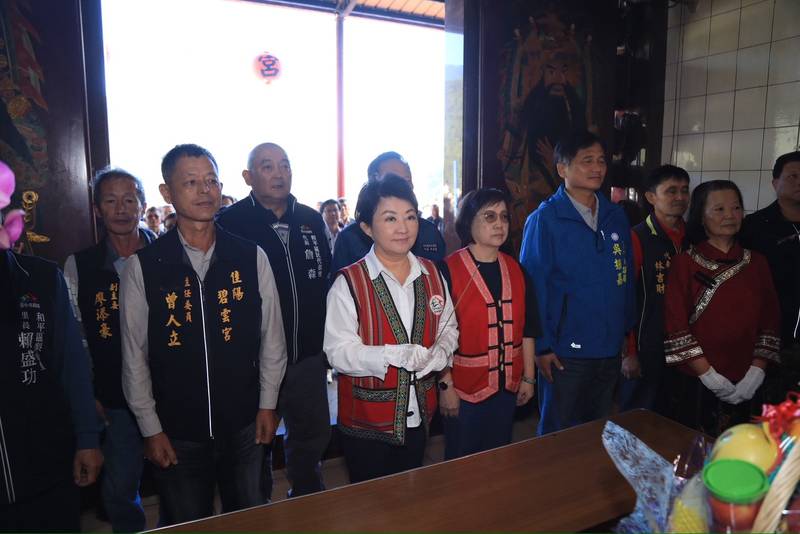 走進山城傾聽原鄉聲音! 盧市長赴碧雲宮贈匾還願:官民同心、公私協力照顧偏鄉