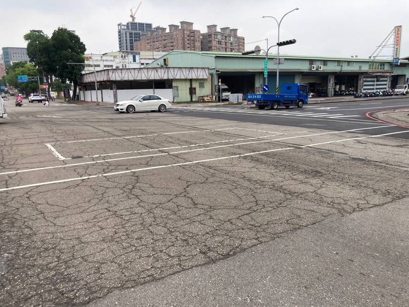 南區復興北路與文心南路口10/31夜間燙平　建設局籲用路人提前規劃路線